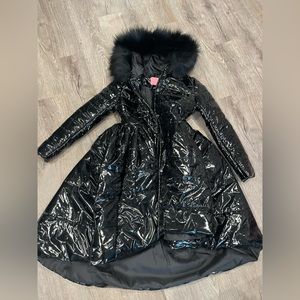 Absolutely gorgeous shiny black Puffer coat